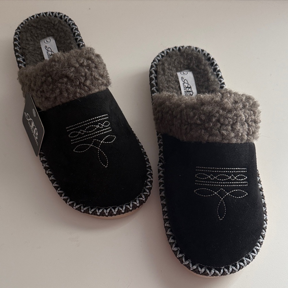 Alexis Bendel Hyria Slippers